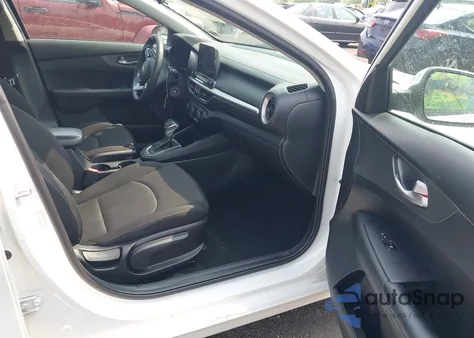 2021 Kia Forte Lxs z USA, uszkodzony, nr VIN 3KPF24AD8ME292779